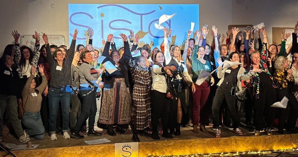 La communauté féminine de Sista for Good lors de la soirée de lancement du mouvement à Marseille en novembre 2023. Photographie par Estelle Audigié.